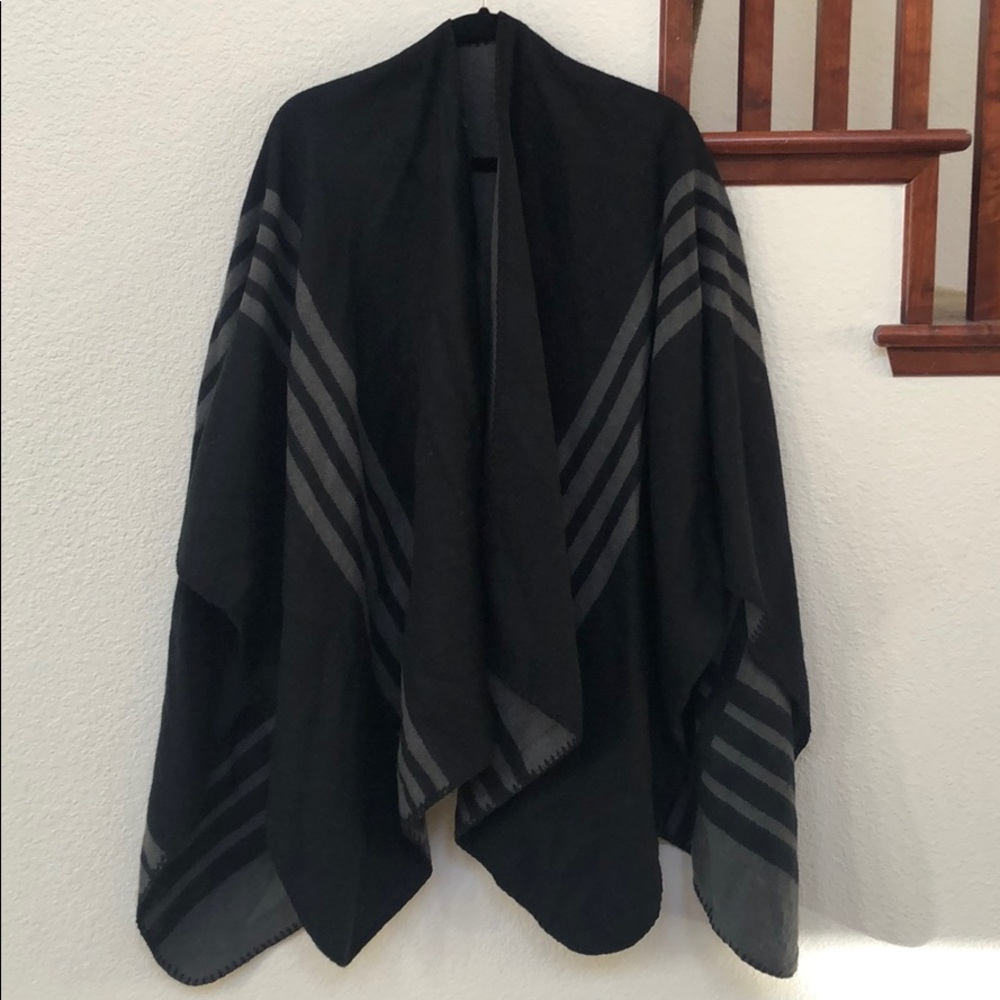 Reversible shawl cover up